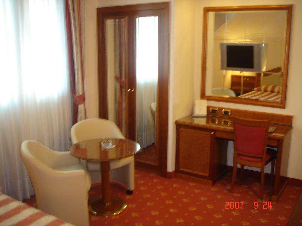 Albergo Corona Domodossola Rum bild